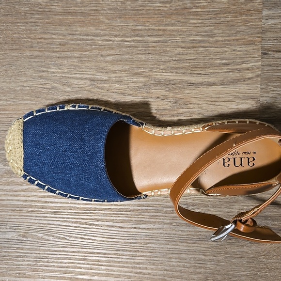 a.n.a shoes brand new in box size 7.5 never been worn - Picture 2 of 3